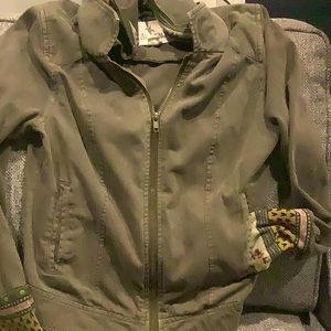 Beautiful for fall! Women’s really cute jacket size S. Perfect condition!